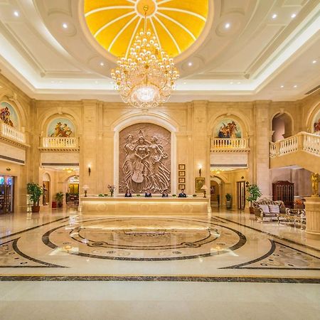 Vienna Hotel Huiyang Sanhe Square Huizhou  Bagian luar foto