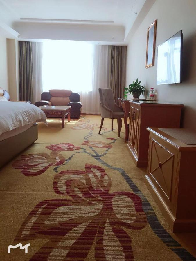 Vienna Hotel Huiyang Sanhe Square Huizhou  Bagian luar foto