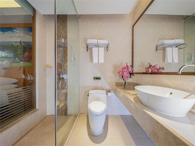 Vienna Hotel Huiyang Sanhe Square Huizhou  Bagian luar foto